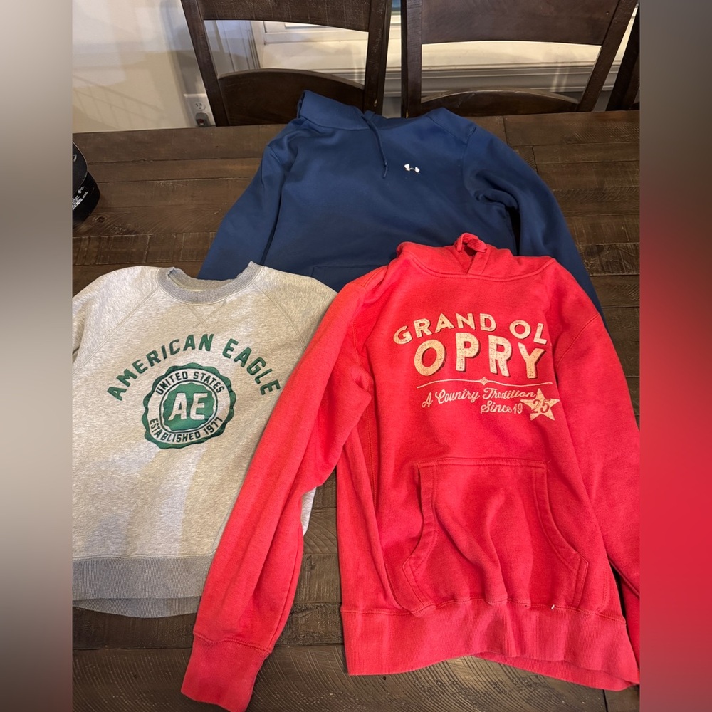 Women’s sweatshirts